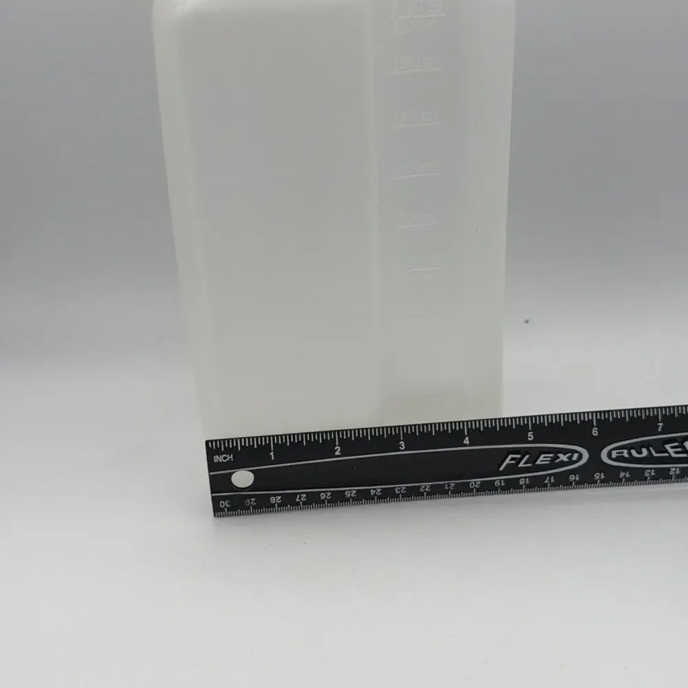 Rubbermaid Servin' Saver 2 Qt Drink Container Jug Almond Lid #2468 Vintage EUC